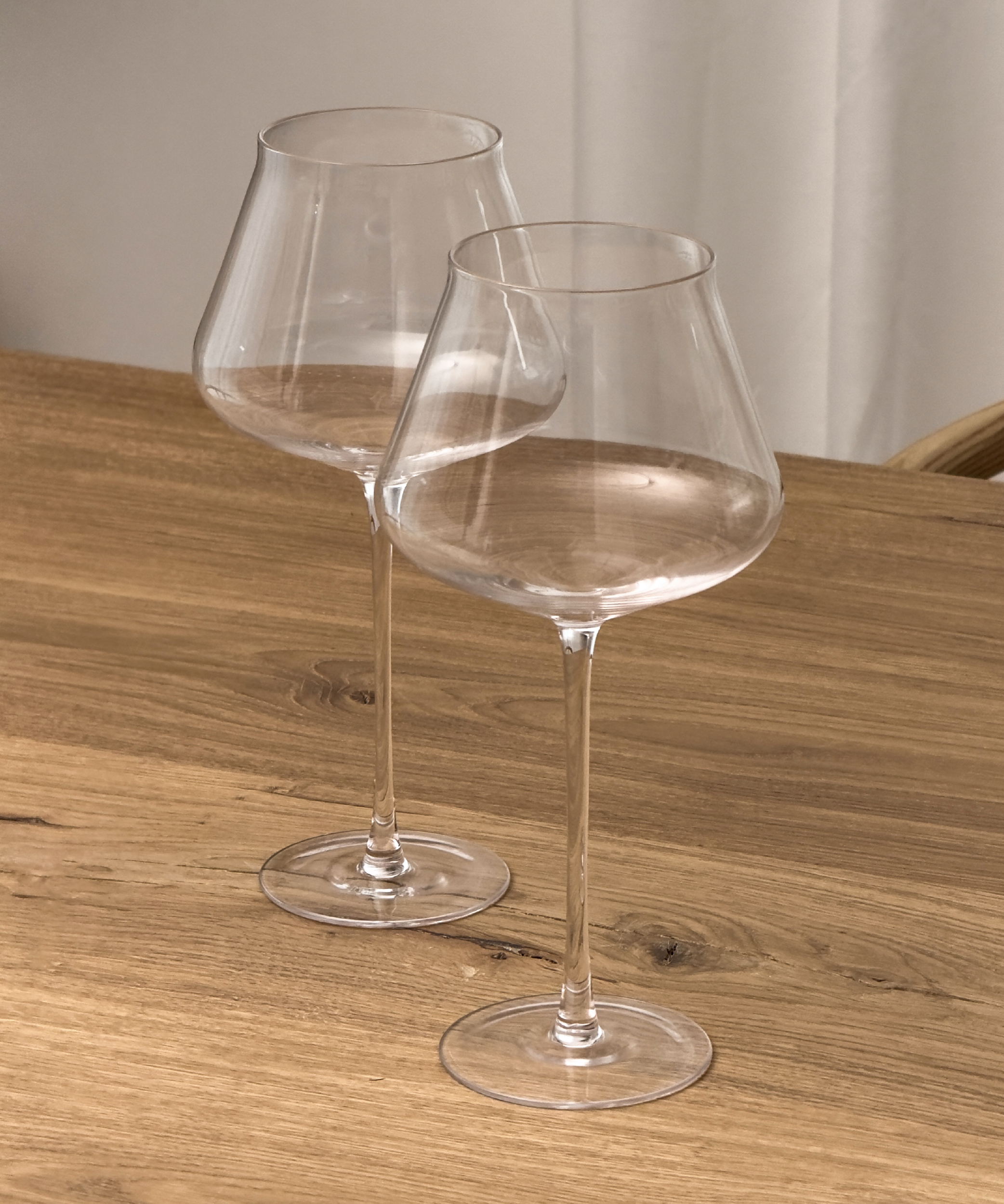 Großes Design-Weinglas mit extra langem Stiel | VENICE