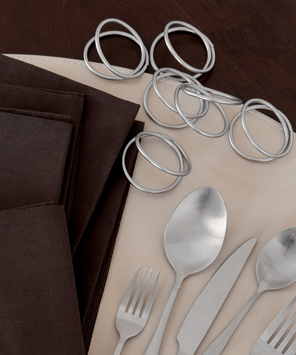 Serviettenringe Silber 6er Set, Serie Rina – Detailansicht