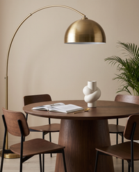 Beige Keramik Vase in gedrehter Form | Tilda